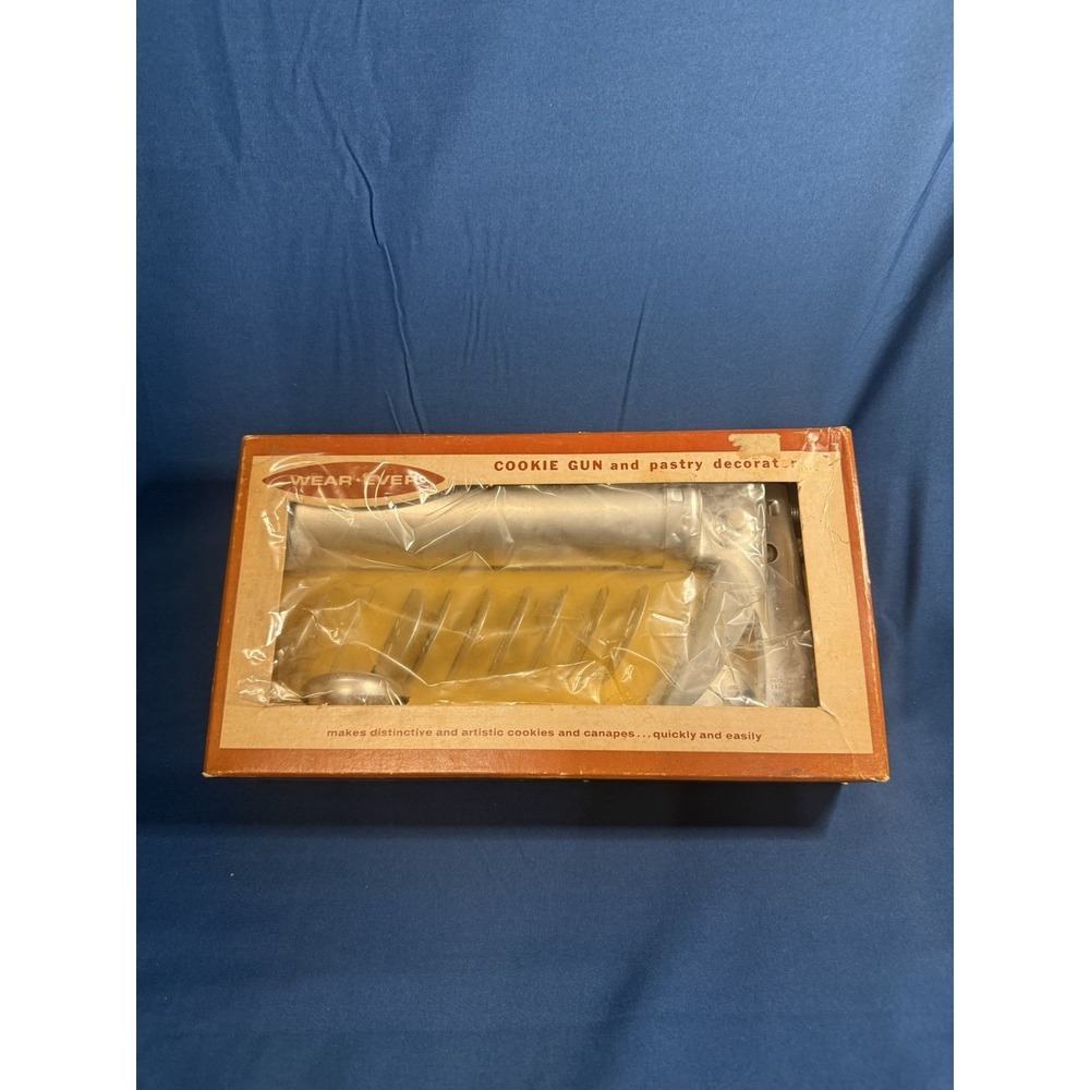 Vintage Wear-Ever Aluminum Cookie Gun and Pastry Decorator Set No. 3365‎